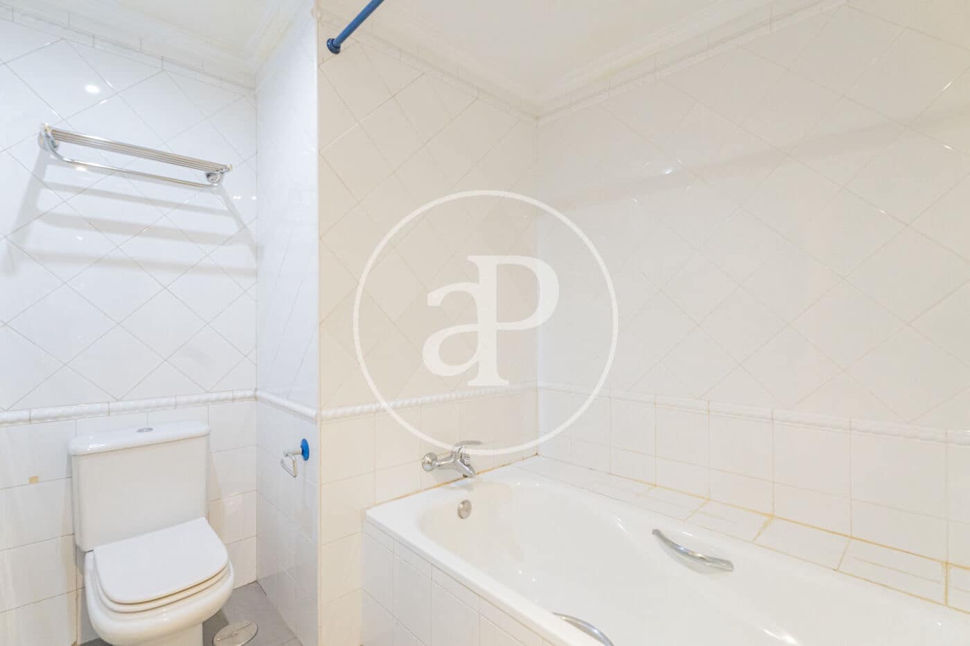 4 quarto Apartamento para arrendar em Madrid cidade com garagem - 3 300 € (Ref: 9911076)