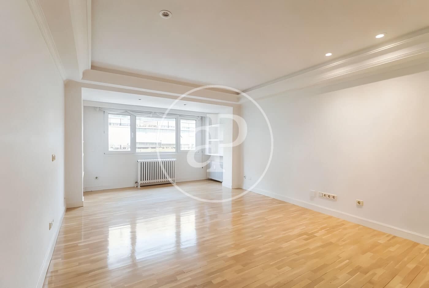 4 quarto Apartamento para arrendar em Madrid cidade com garagem - 3 300 € (Ref: 9911076)