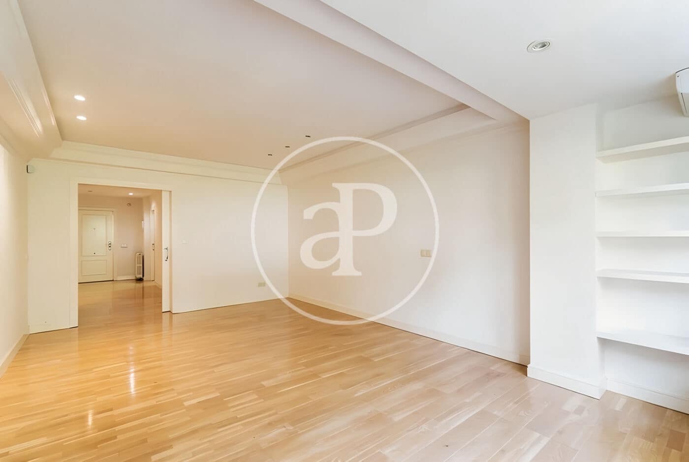 4 quarto Apartamento para arrendar em Madrid cidade com garagem - 3 300 € (Ref: 9911076)