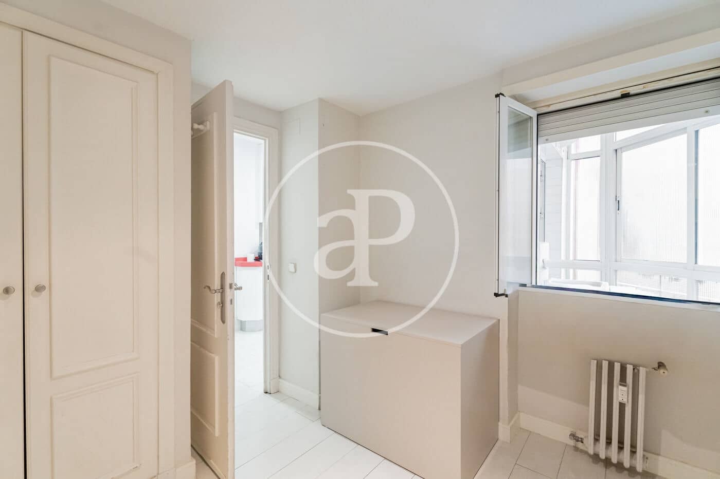 4 quarto Apartamento para arrendar em Madrid cidade com garagem - 3 300 € (Ref: 9911076)