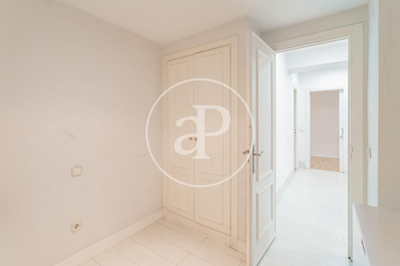 4 quarto Apartamento para arrendar em Madrid cidade com garagem - 3 300 € (Ref: 9911076)
