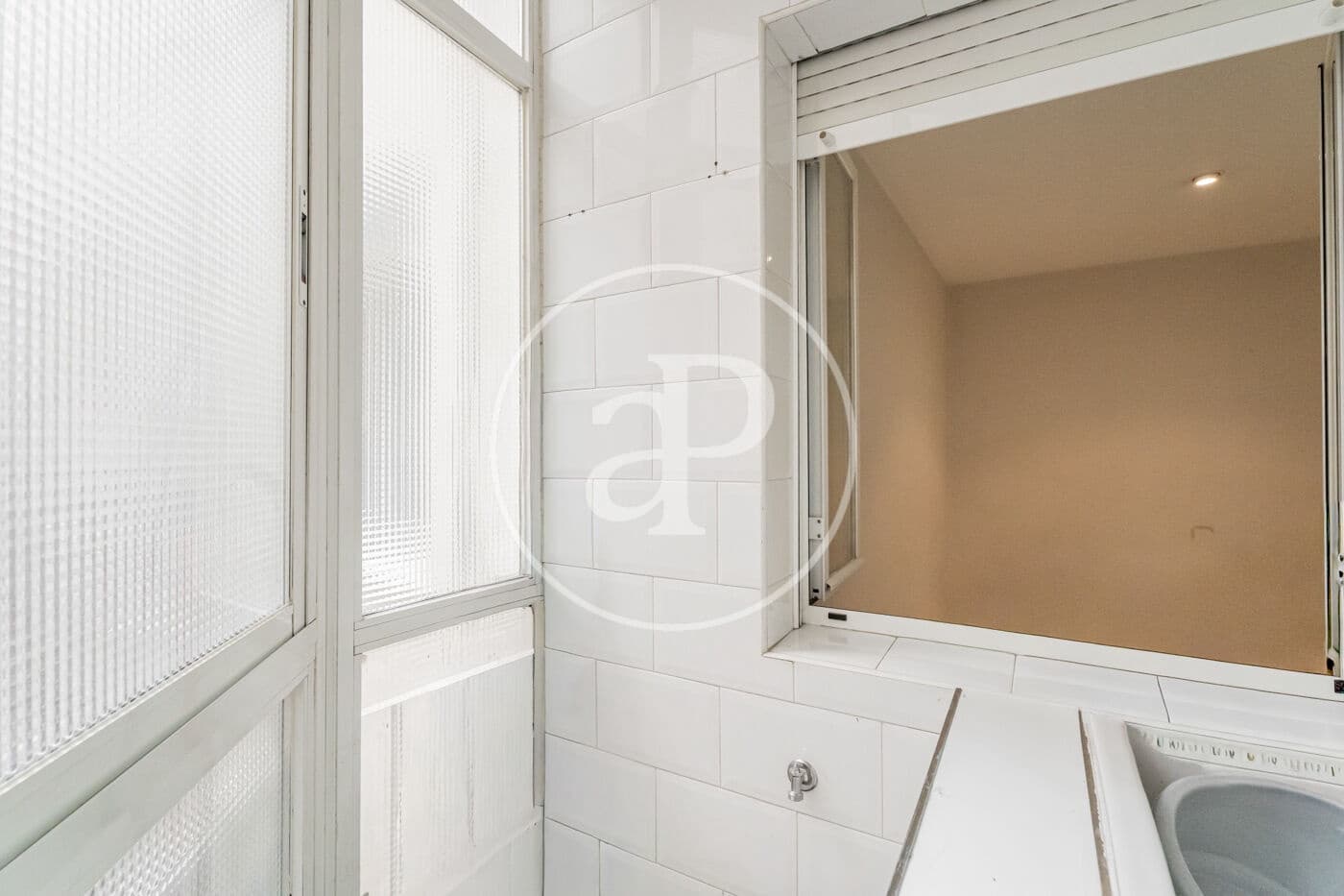 4 quarto Apartamento para arrendar em Madrid cidade com garagem - 3 300 € (Ref: 9911076)