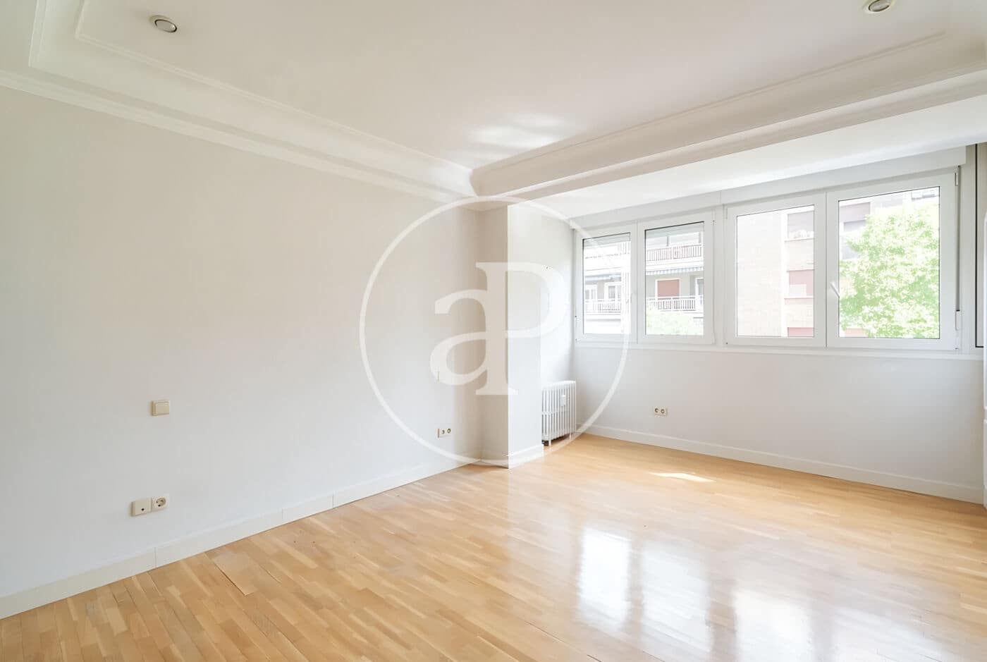 4 quarto Apartamento para arrendar em Madrid cidade com garagem - 3 300 € (Ref: 9911076)