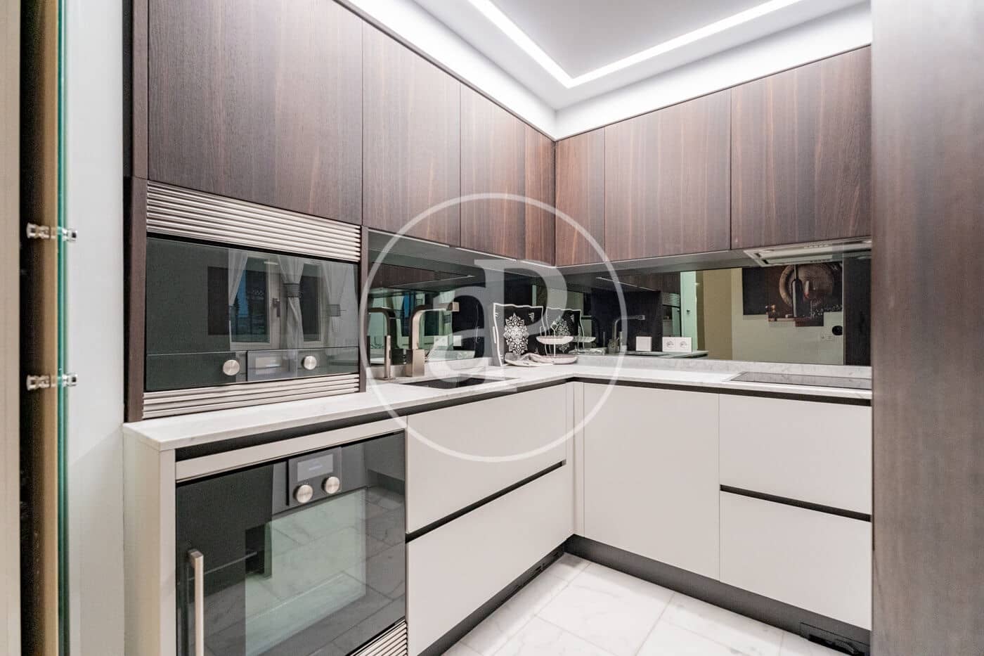 2 soverom Leilighet til salgs i Madrid by med svømmebasseng - € 2 800 000 (Ref: 9911078)