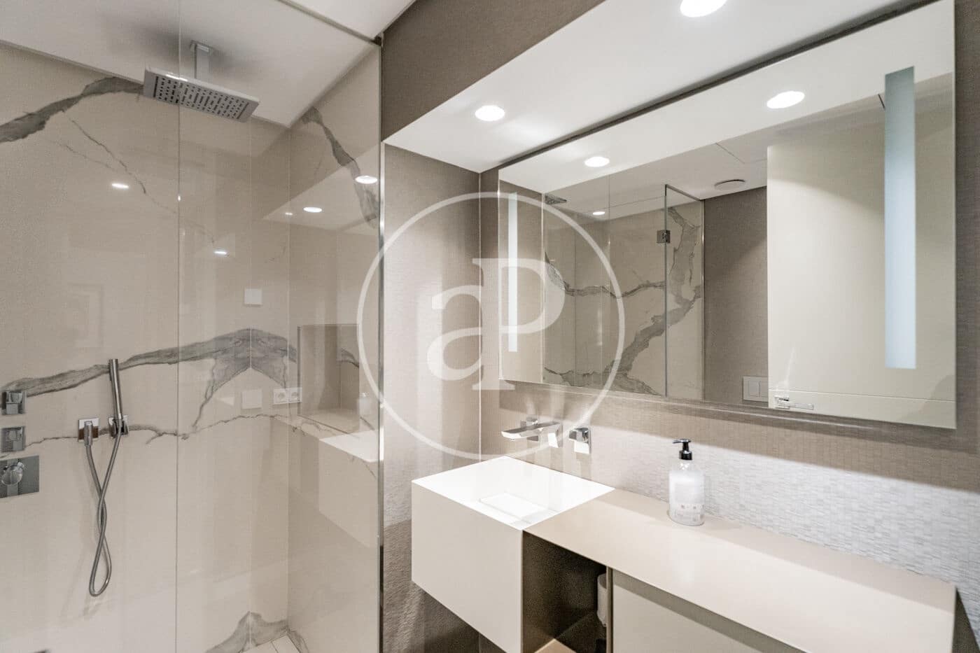 2 soverom Leilighet til salgs i Madrid by med svømmebasseng - € 2 800 000 (Ref: 9911078)