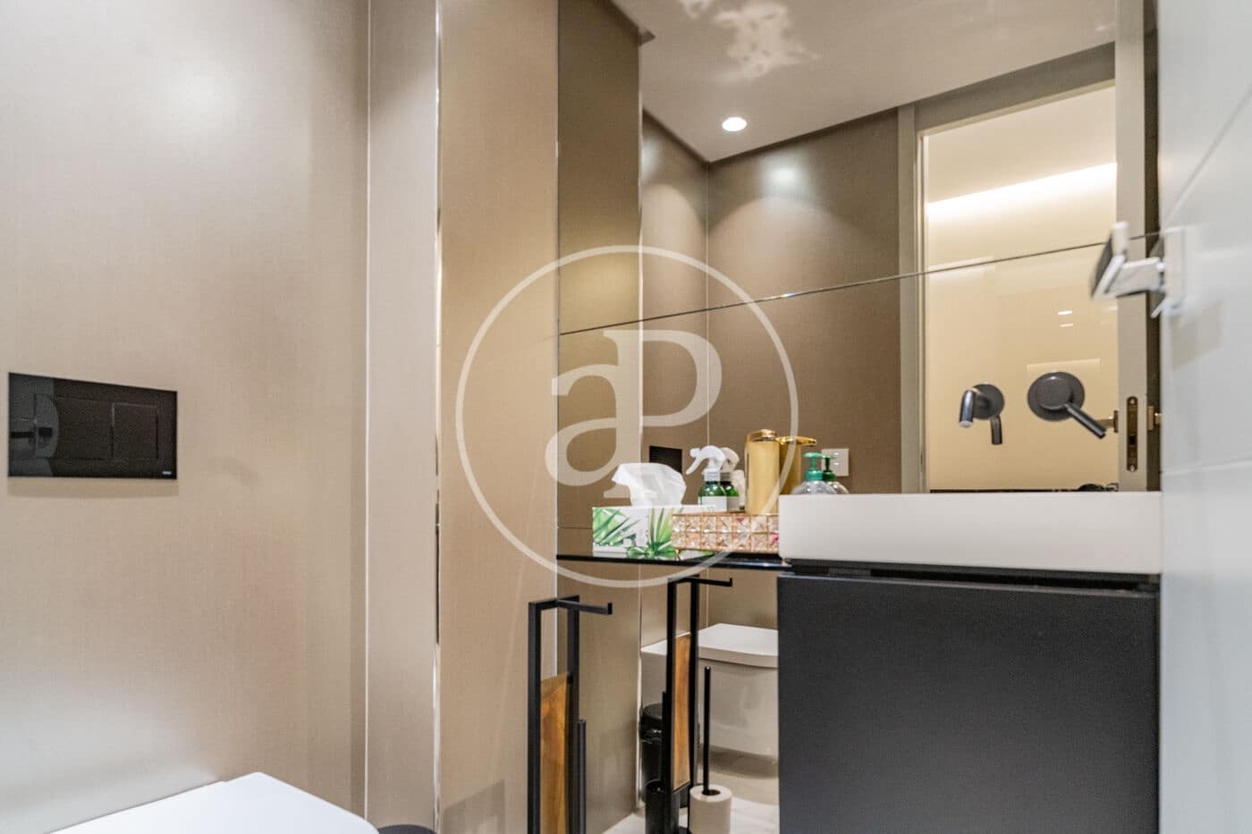 2 soverom Leilighet til salgs i Madrid by med svømmebasseng - € 2 800 000 (Ref: 9911078)