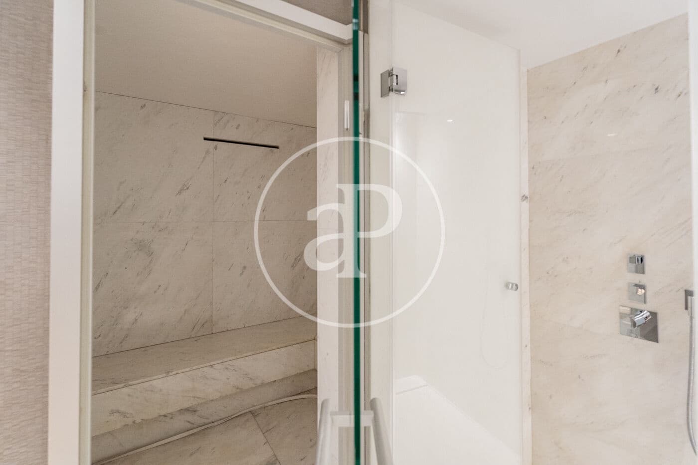 2 soverom Leilighet til salgs i Madrid by med svømmebasseng - € 2 800 000 (Ref: 9911078)