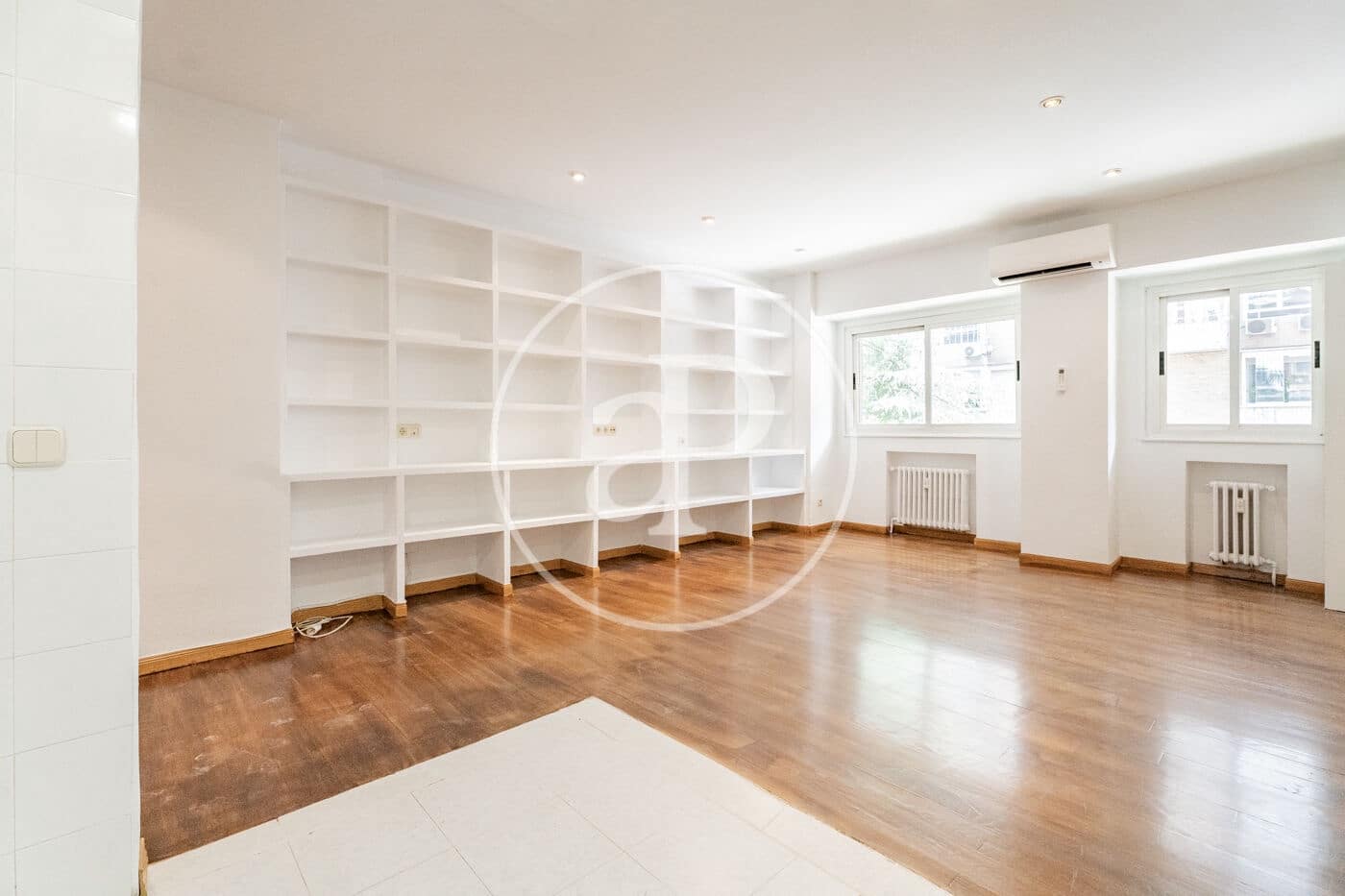1 soveværelse Lejlighed til leje i Madrid by med swimmingpool - € 2.000 (Ref: 9911080)