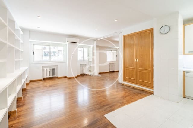 1 soveværelse Lejlighed til leje i Nueva España, Madrid by med swimmingpool - € 2.000 (Ref: 9911080)