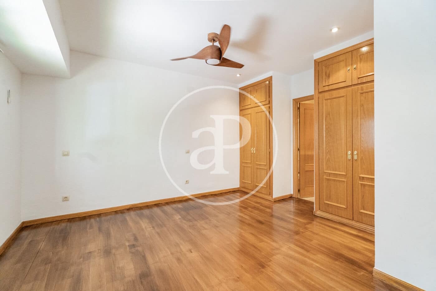 1 soveværelse Lejlighed til leje i Madrid by med swimmingpool - € 2.000 (Ref: 9911080)