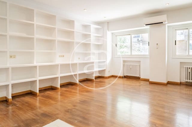 1 soveværelse Lejlighed til leje i Nueva España, Madrid by med swimmingpool - € 2.000 (Ref: 9911080)