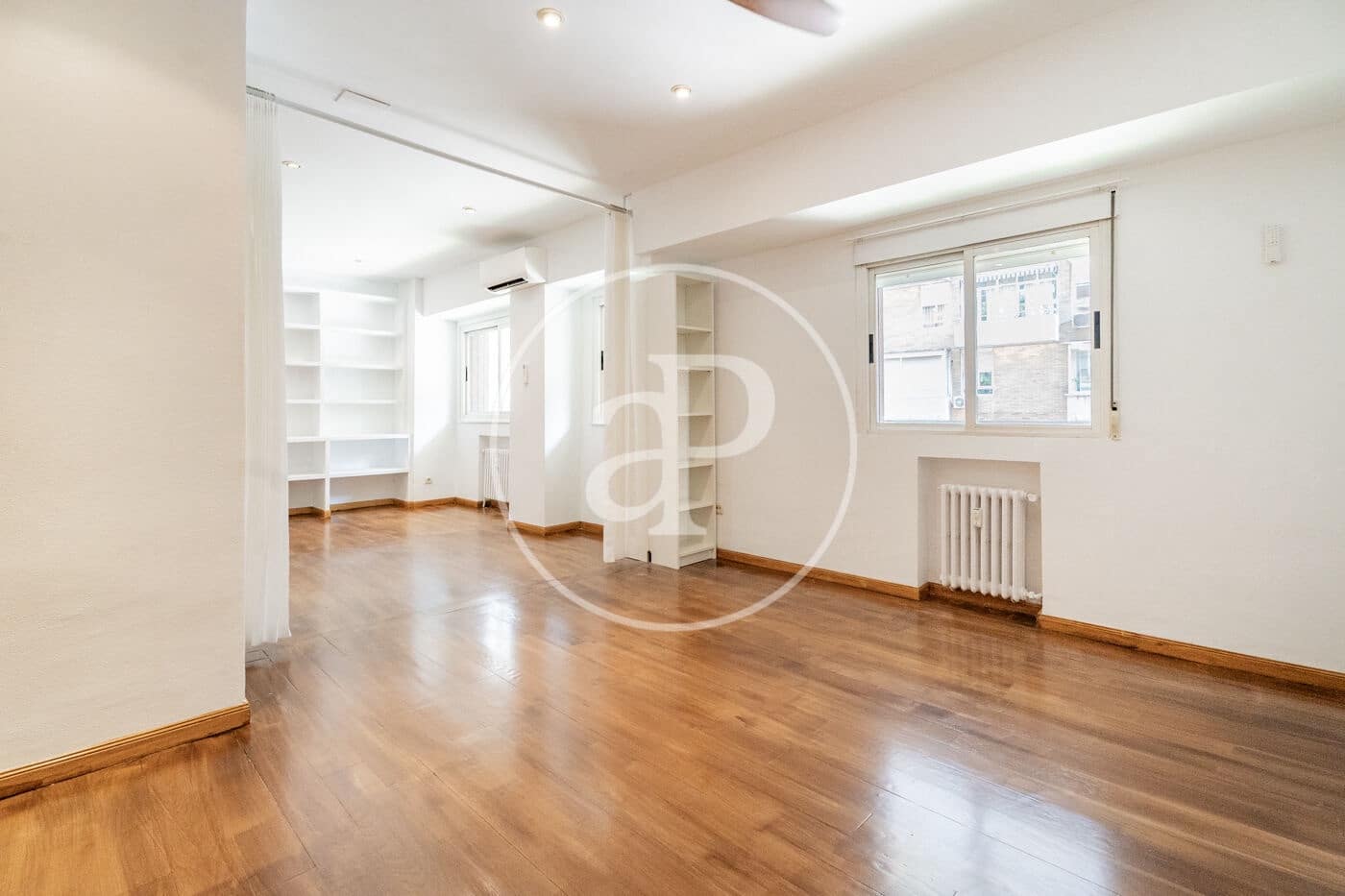 1 soveværelse Lejlighed til leje i Madrid by med swimmingpool - € 2.000 (Ref: 9911080)