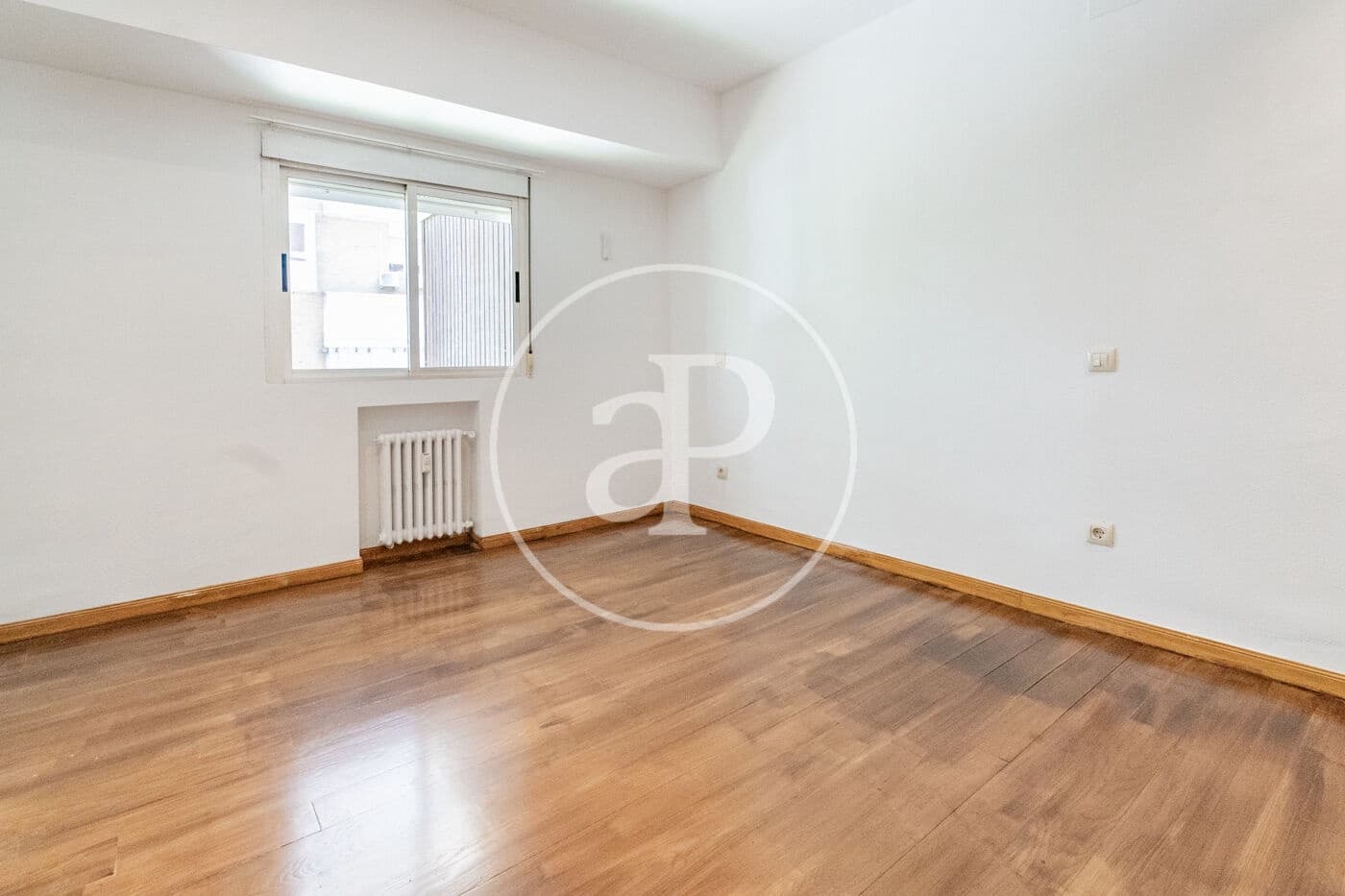 1 soveværelse Lejlighed til leje i Madrid by med swimmingpool - € 2.000 (Ref: 9911080)
