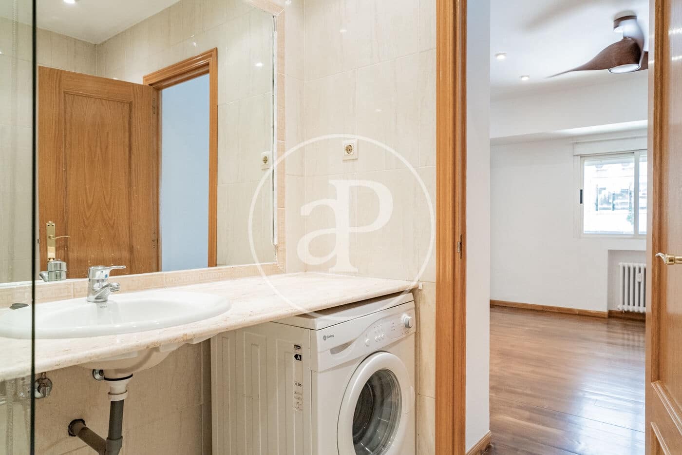 1 soveværelse Lejlighed til leje i Madrid by med swimmingpool - € 2.000 (Ref: 9911080)