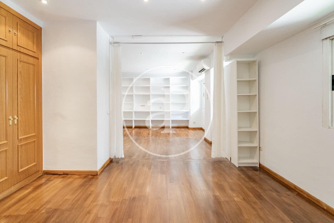 1 soveværelse Lejlighed til leje i Madrid by med swimmingpool - € 2.000 (Ref: 9911080)