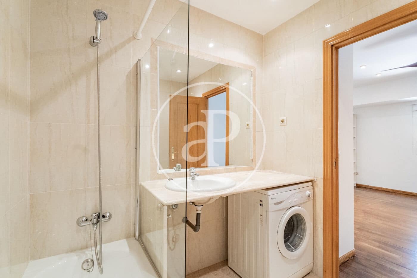 1 soveværelse Lejlighed til leje i Madrid by med swimmingpool - € 2.000 (Ref: 9911080)