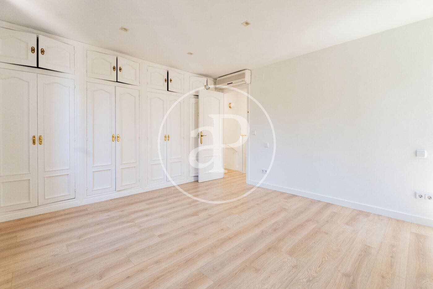 4 soverom Villa til leie i Madrid by - € 3 100 (Ref: 9911081)