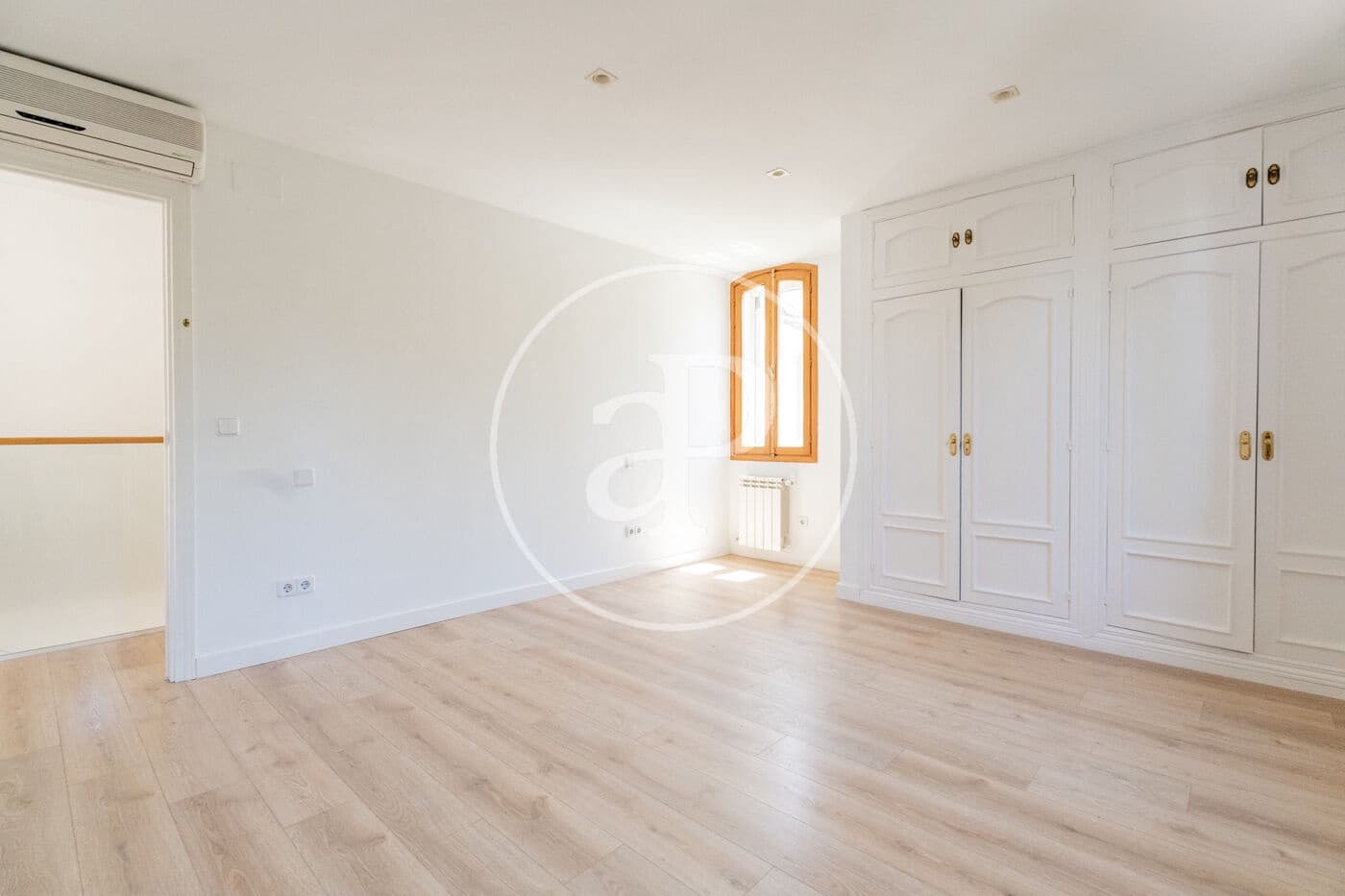 4 soverom Villa til leie i Madrid by - € 3 100 (Ref: 9911081)