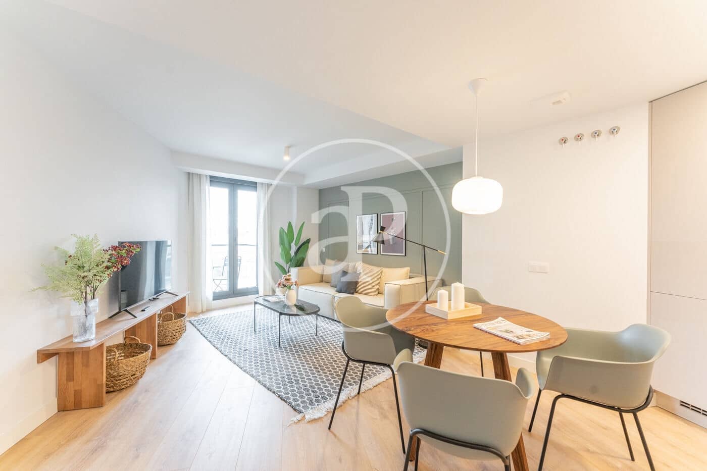 1 slaapkamer Appartement te huur in Madrid stad met zwembad garage - € 1.700 (Ref: 9911082)