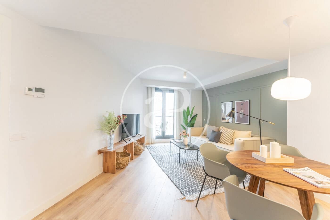 1 slaapkamer Appartement te huur in Madrid stad met zwembad garage - € 1.700 (Ref: 9911082)