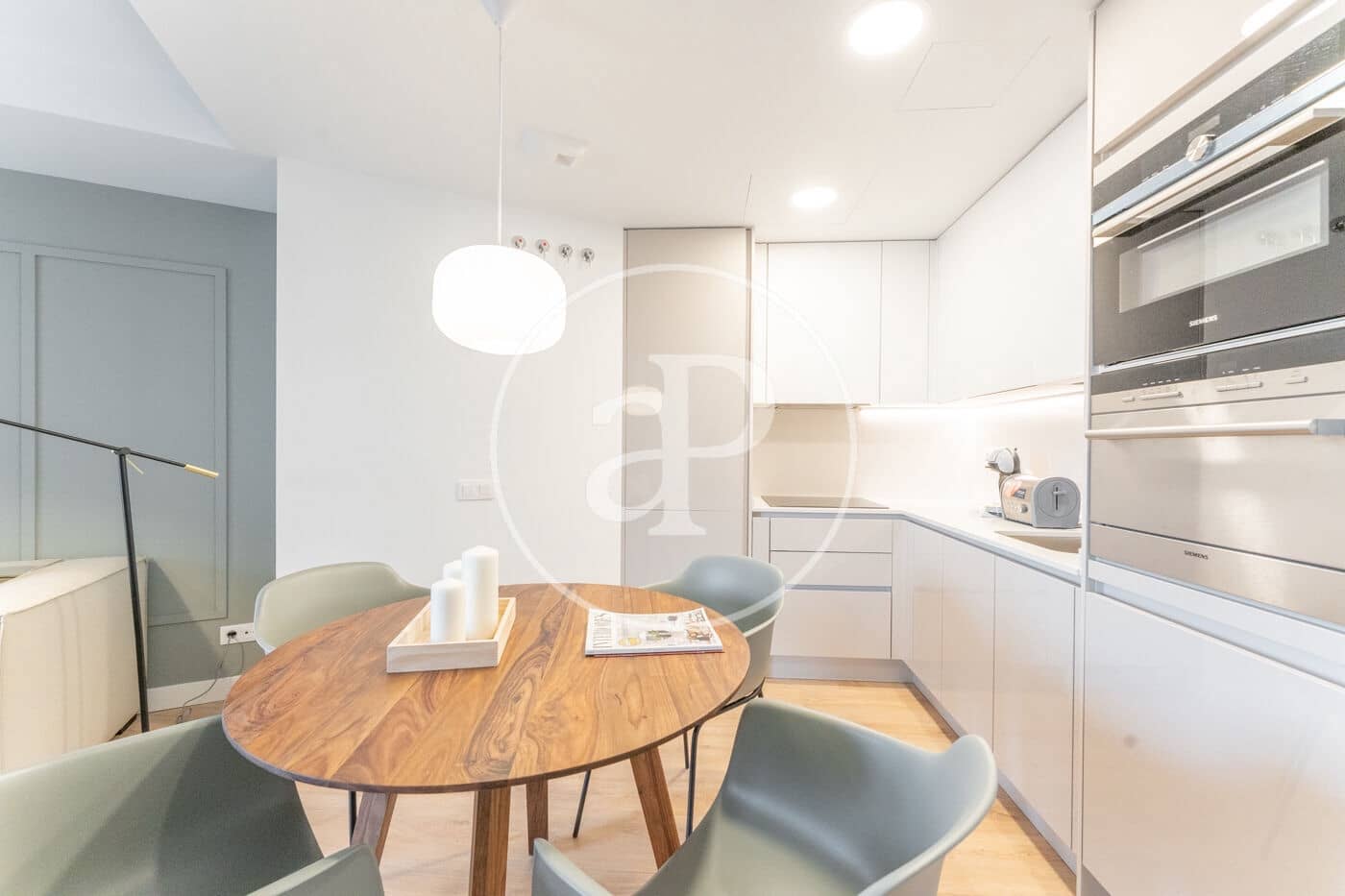 1 slaapkamer Appartement te huur in Madrid stad met zwembad garage - € 1.700 (Ref: 9911082)