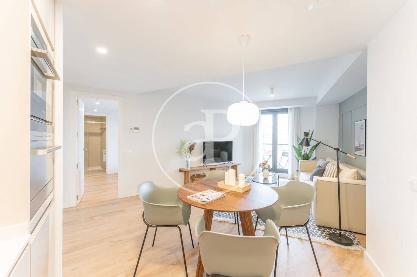 1 slaapkamer Appartement te huur in Madrid stad met zwembad garage - € 1.700 (Ref: 9911082)