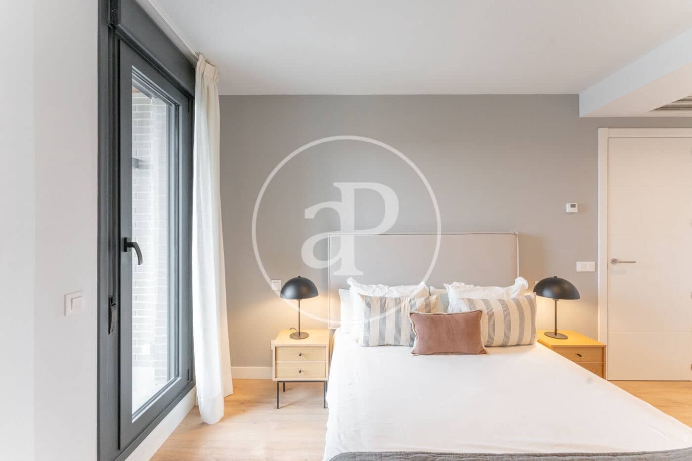 1 slaapkamer Appartement te huur in Madrid stad met zwembad garage - € 1.700 (Ref: 9911082)
