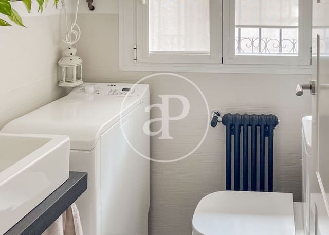 Penthouse de 1 chambre à louer à Universidad, Madrid ville - 2 190 € (Ref: 9913184)