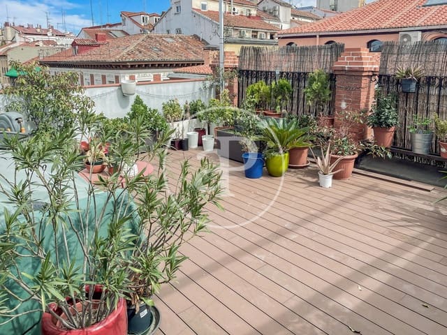 Penthouse de 1 chambre à louer à Universidad, Madrid ville - 2 190 € (Ref: 9913184)