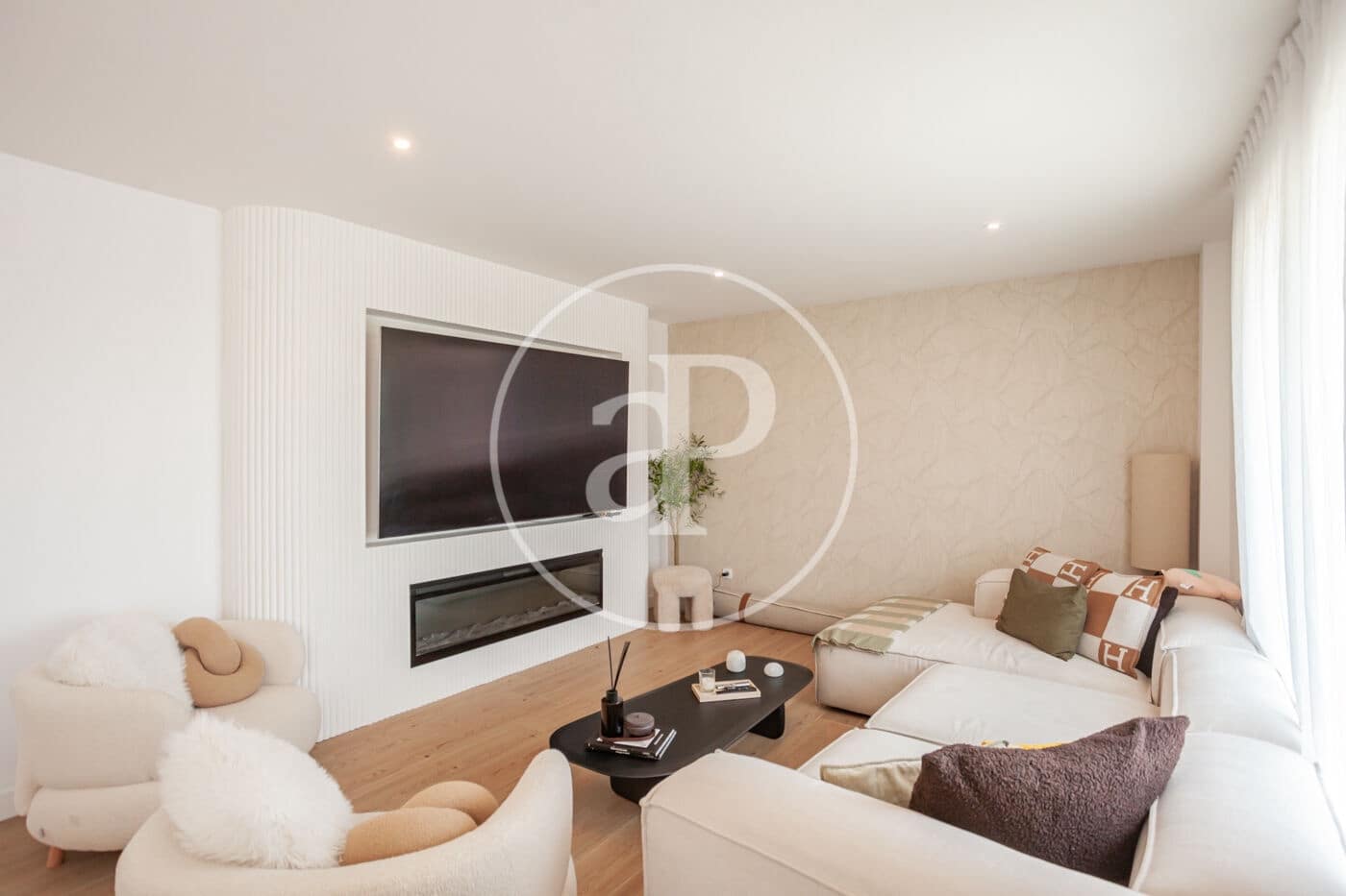 3 Zimmer Apartment zu verkaufen in Boadilla del Monte mit Pool - 999.000 € (Ref: 9913187)