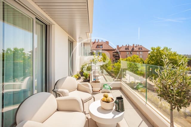 3 Zimmer Apartment zu verkaufen in Boadilla del Monte mit Pool - 999.000 € (Ref: 9913187)