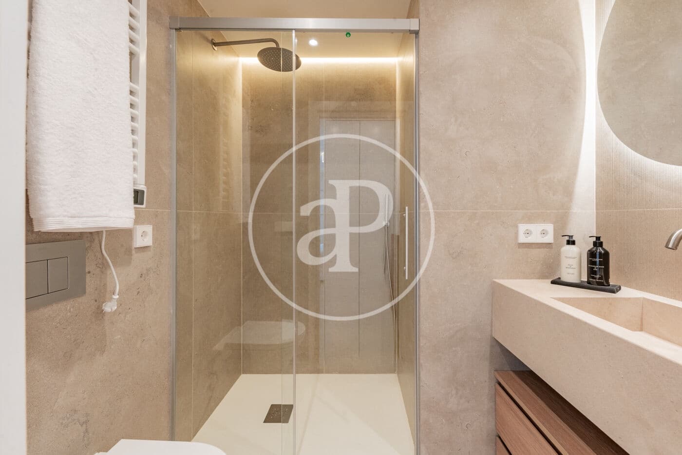 3 bedroom Apartment for sale in Madrid city - € 986,000 (Ref: 9915838)