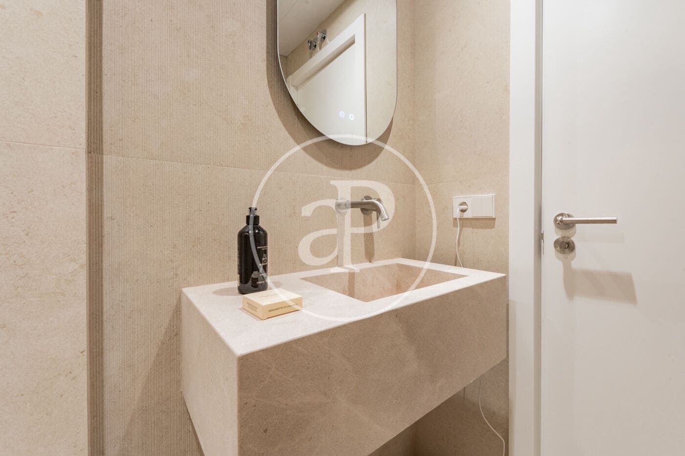 3 bedroom Apartment for sale in Madrid city - € 986,000 (Ref: 9915838)