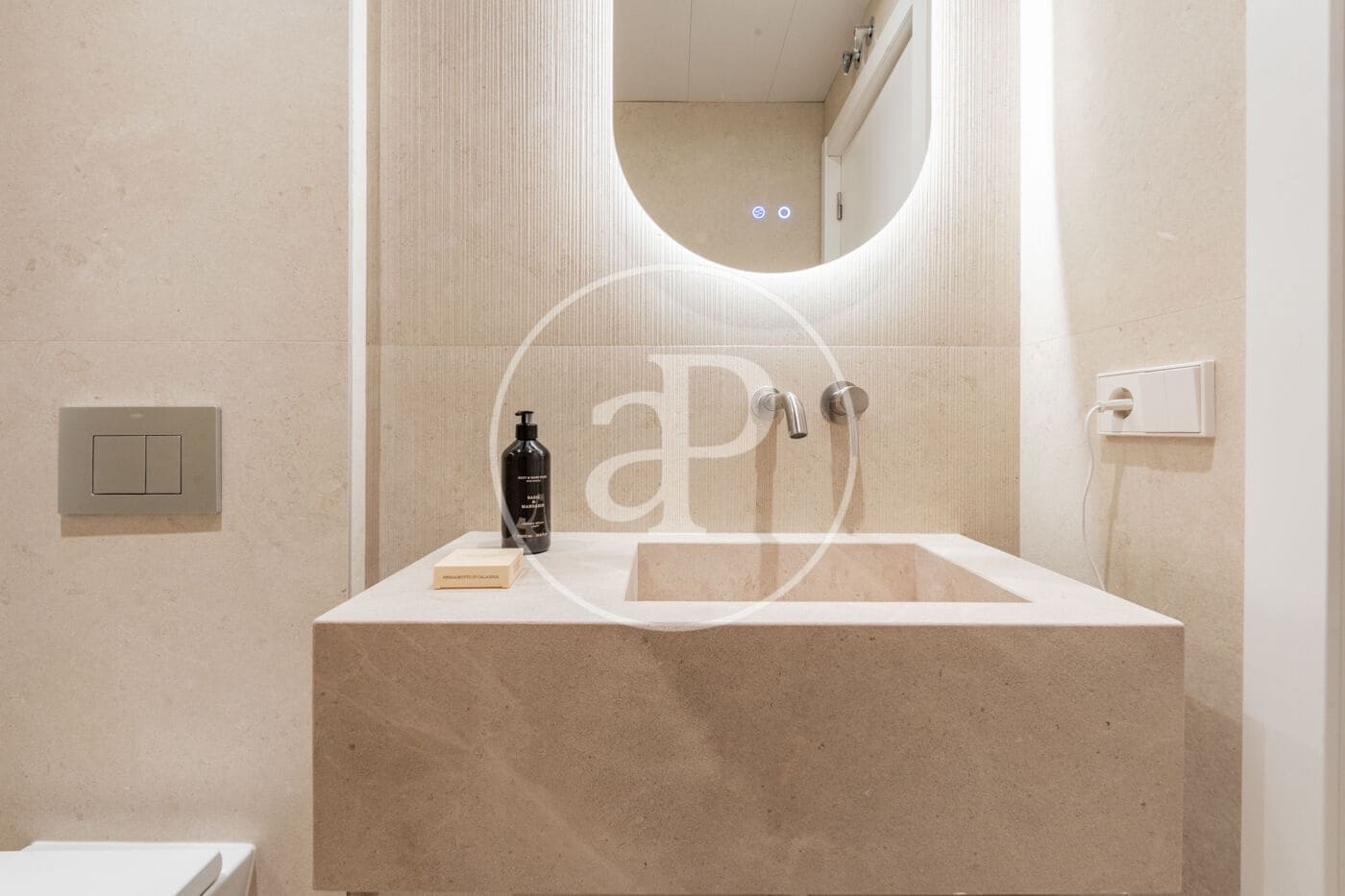 3 bedroom Apartment for sale in Madrid city - € 986,000 (Ref: 9915838)