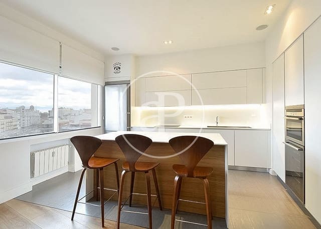2 sovrum Lägenhet att hyra i Cuatro Caminos, Madrid stad - 2 950 € (Ref: 9915840)