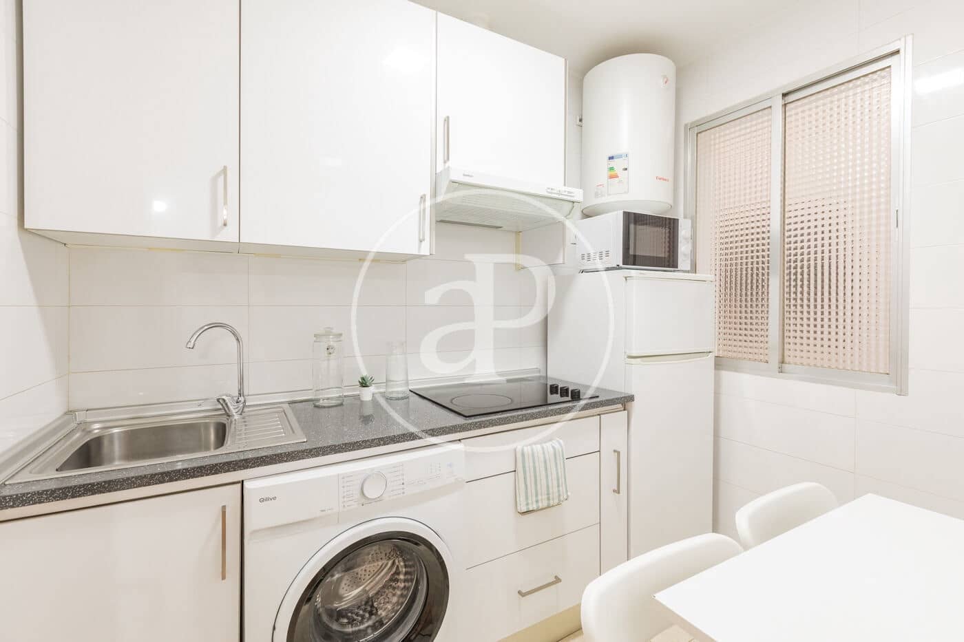Appartement de 2 chambres à louer à Madrid ville - 1 650 € (Ref: 9915841)