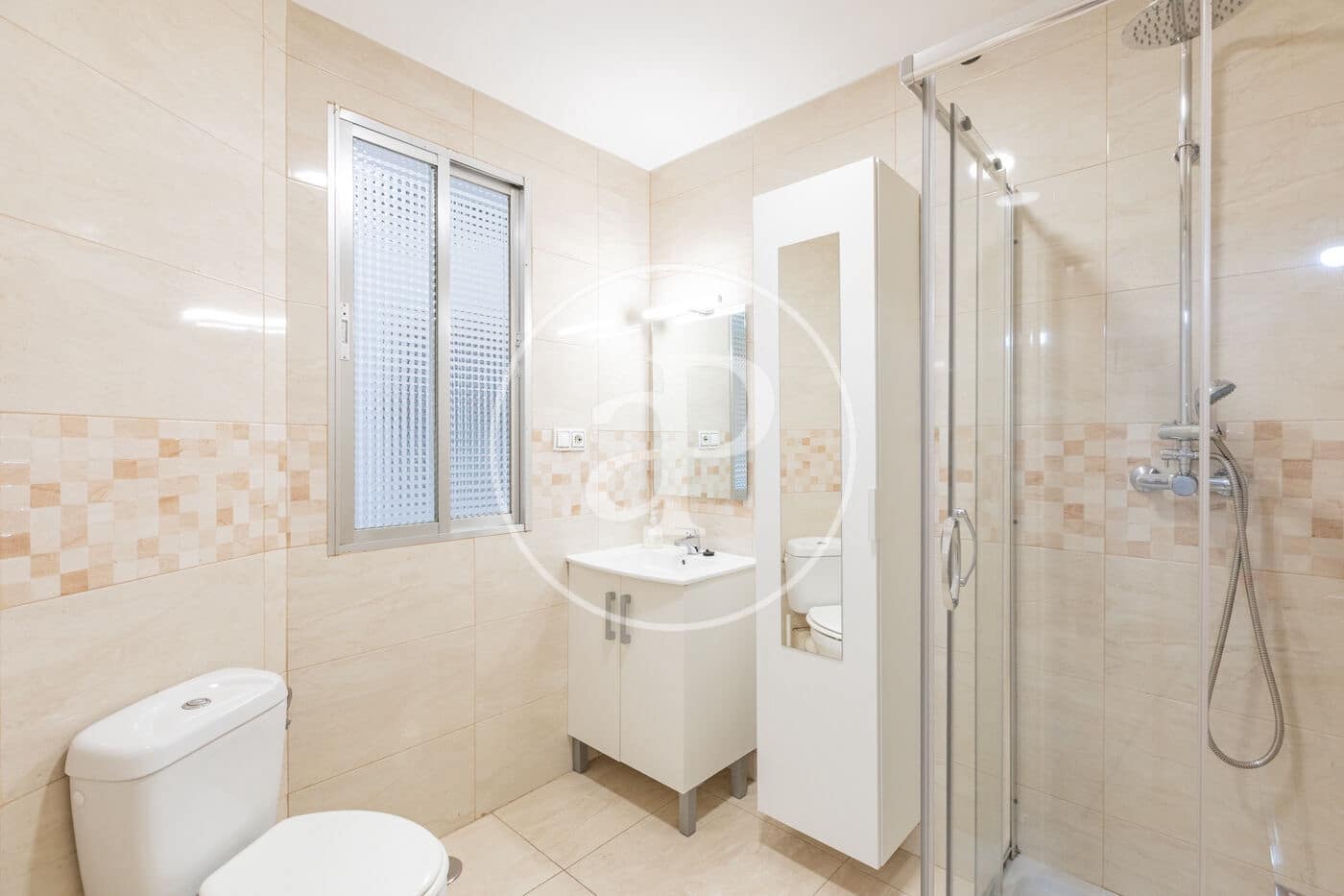 Appartement de 2 chambres à louer à Madrid ville - 1 650 € (Ref: 9915841)
