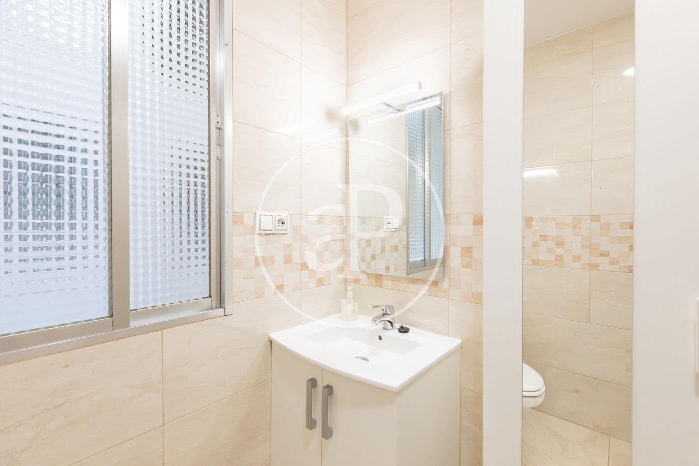 Appartement de 2 chambres à louer à Madrid ville - 1 650 € (Ref: 9915841)