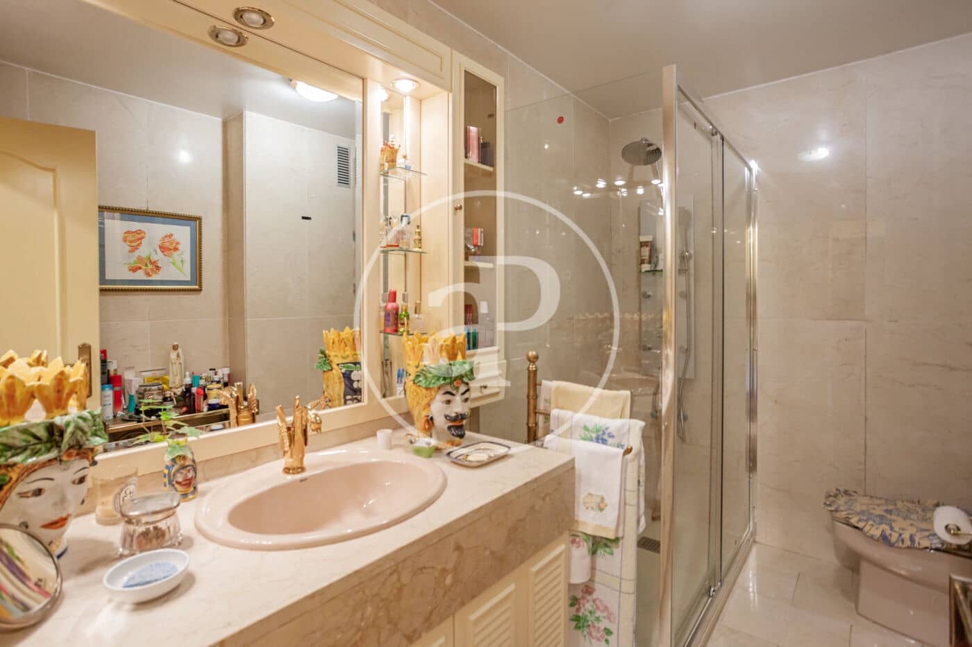 4 bedroom Villa for sale in Madrid city - € 1,440,000 (Ref: 9915843)