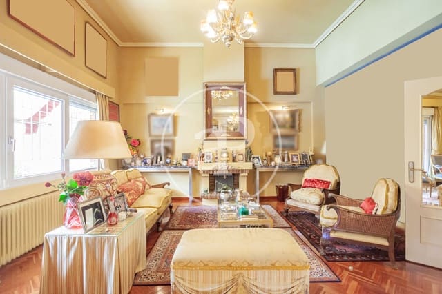 Chalet de 4 habitaciones en Aravaca, Madrid ciudad en venta - 1.440.000 € (Ref: 9915843)