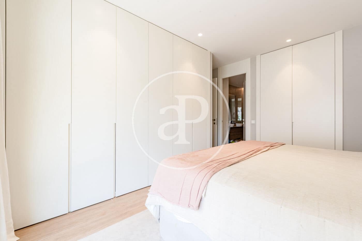 4 quarto Apartamento para venda em La Moraleja com piscina - 1 450 000 € (Ref: 9915844)