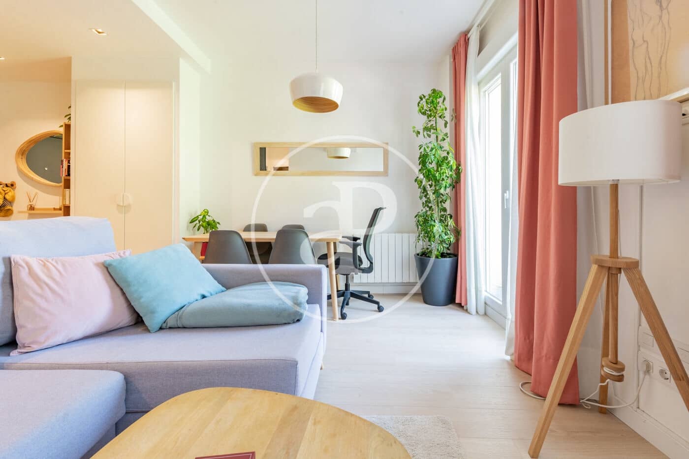 2 quarto Apartamento para arrendar em Madrid cidade - 2 100 € (Ref: 9915845)