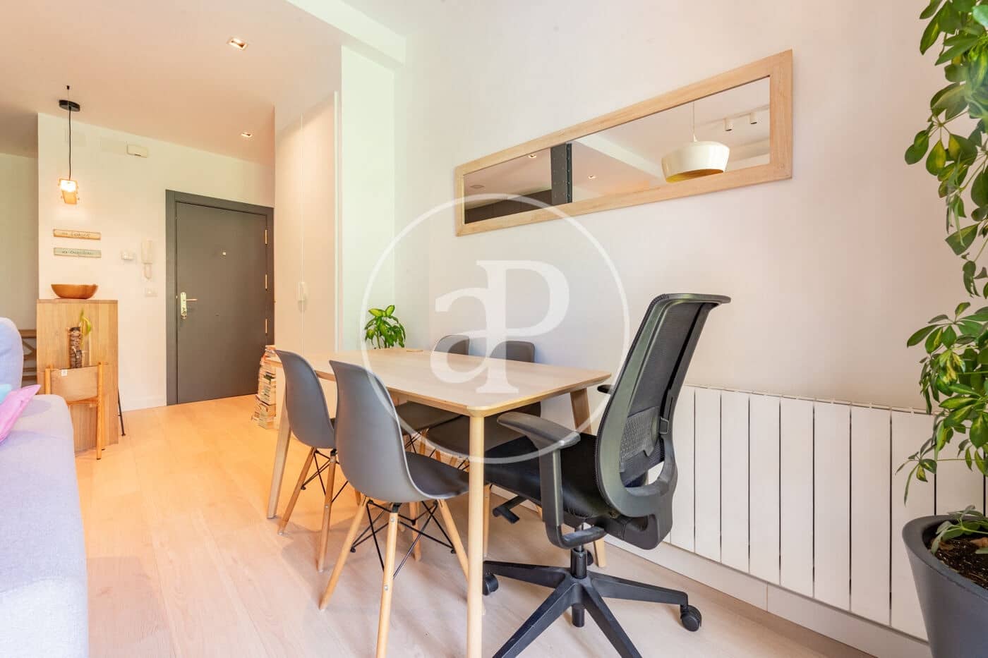 2 quarto Apartamento para arrendar em Madrid cidade - 2 100 € (Ref: 9915845)