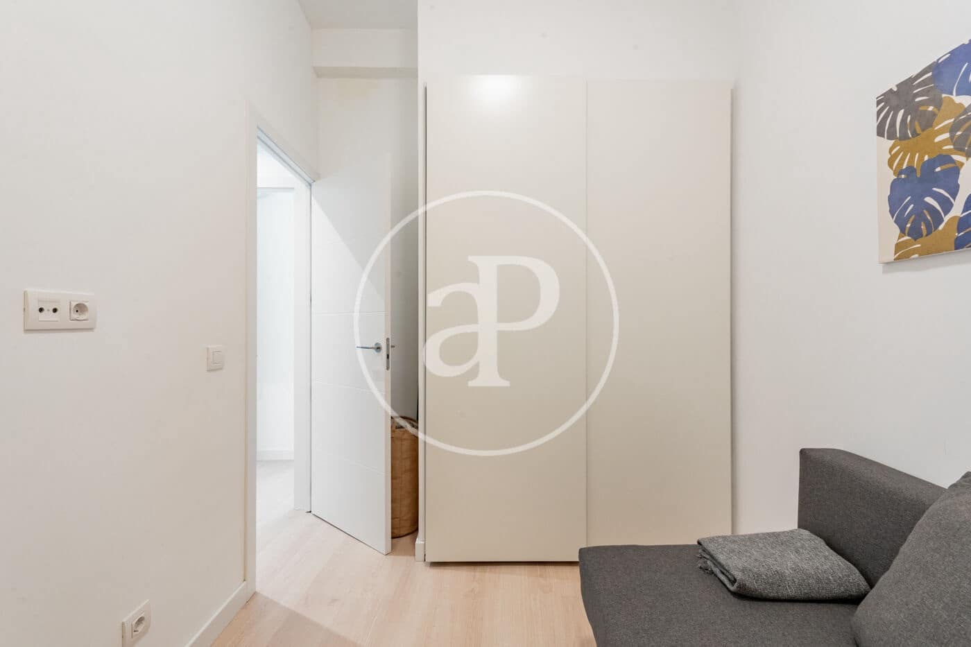 2 quarto Apartamento para arrendar em Madrid cidade - 2 100 € (Ref: 9915845)