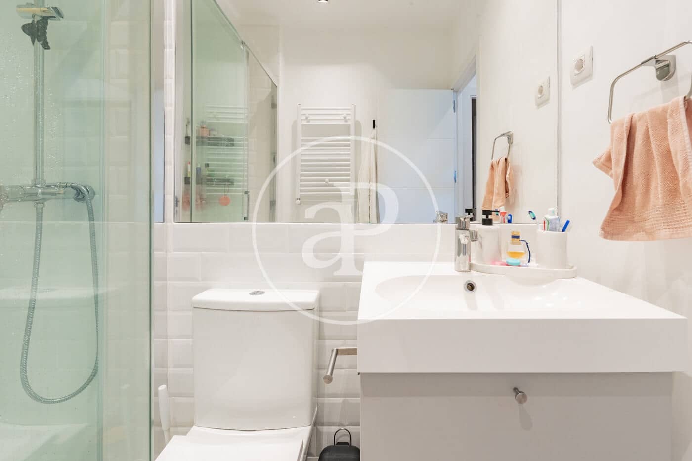 2 quarto Apartamento para arrendar em Madrid cidade - 2 100 € (Ref: 9915845)