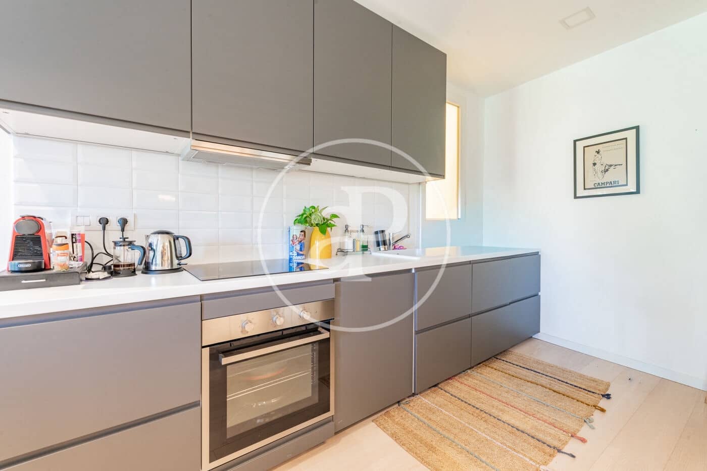 2 quarto Apartamento para arrendar em Madrid cidade - 2 100 € (Ref: 9915845)
