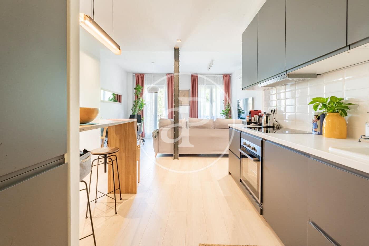 2 quarto Apartamento para arrendar em Madrid cidade - 2 100 € (Ref: 9915845)