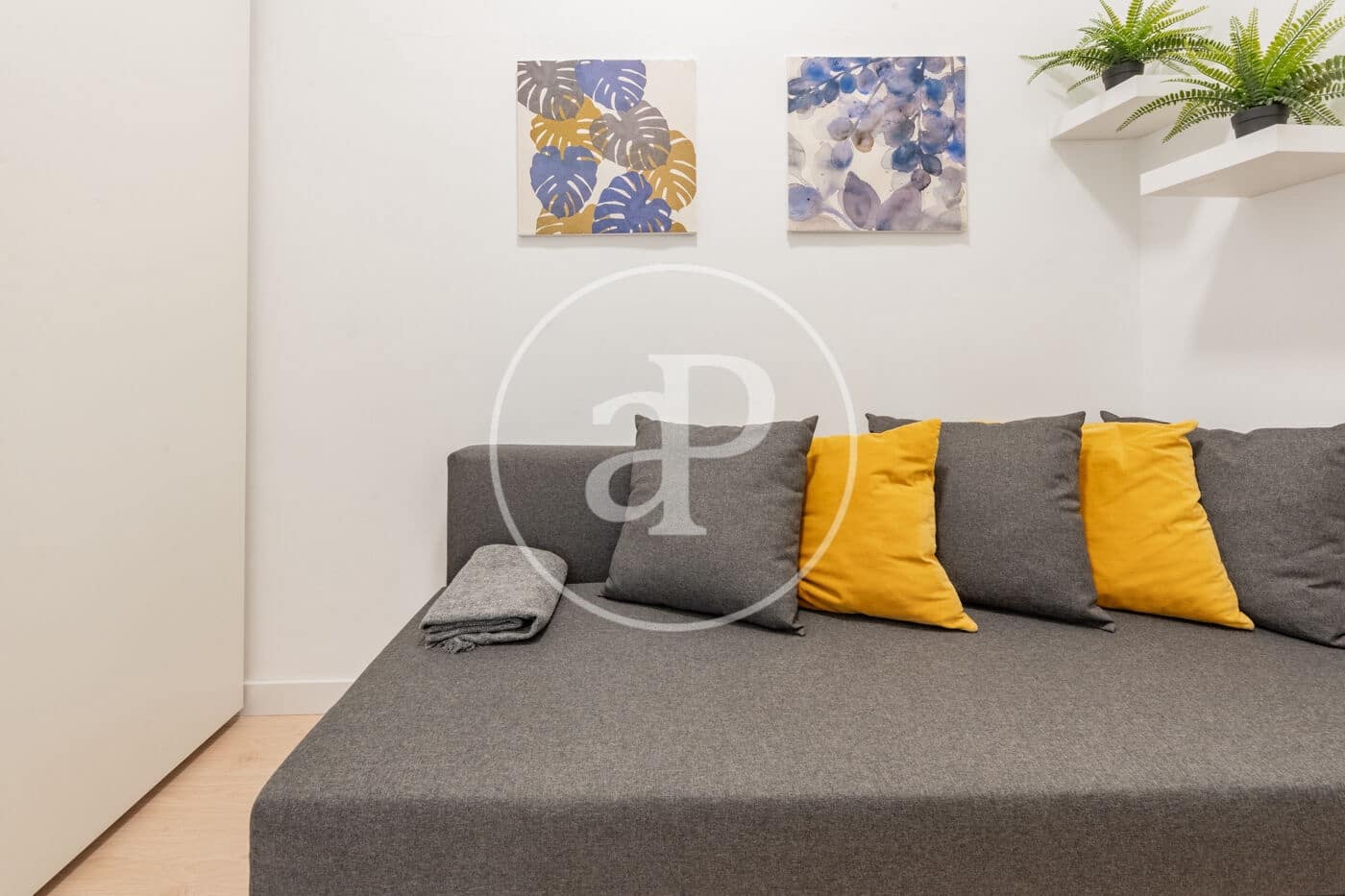 2 quarto Apartamento para arrendar em Madrid cidade - 2 100 € (Ref: 9915845)