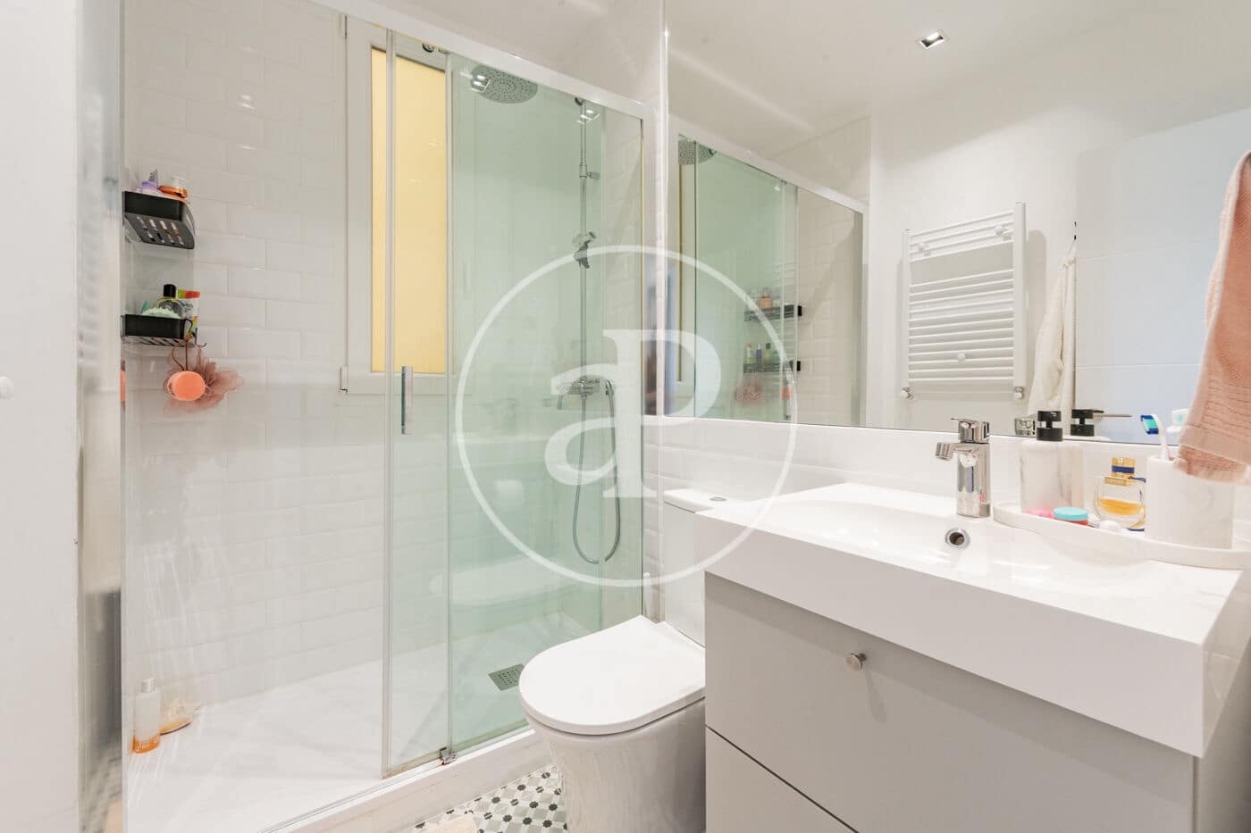2 quarto Apartamento para arrendar em Madrid cidade - 2 100 € (Ref: 9915845)