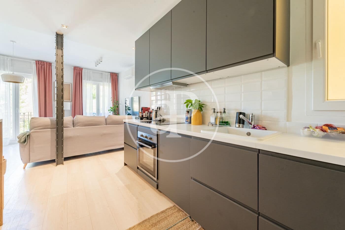 2 quarto Apartamento para arrendar em Madrid cidade - 2 100 € (Ref: 9915845)